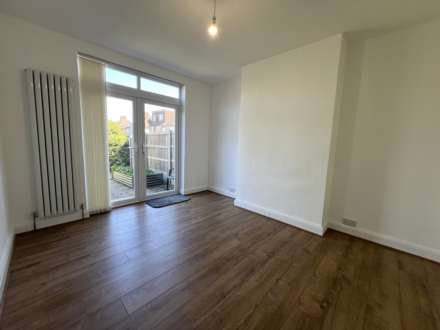 Fountains Road, Luton, Image 6