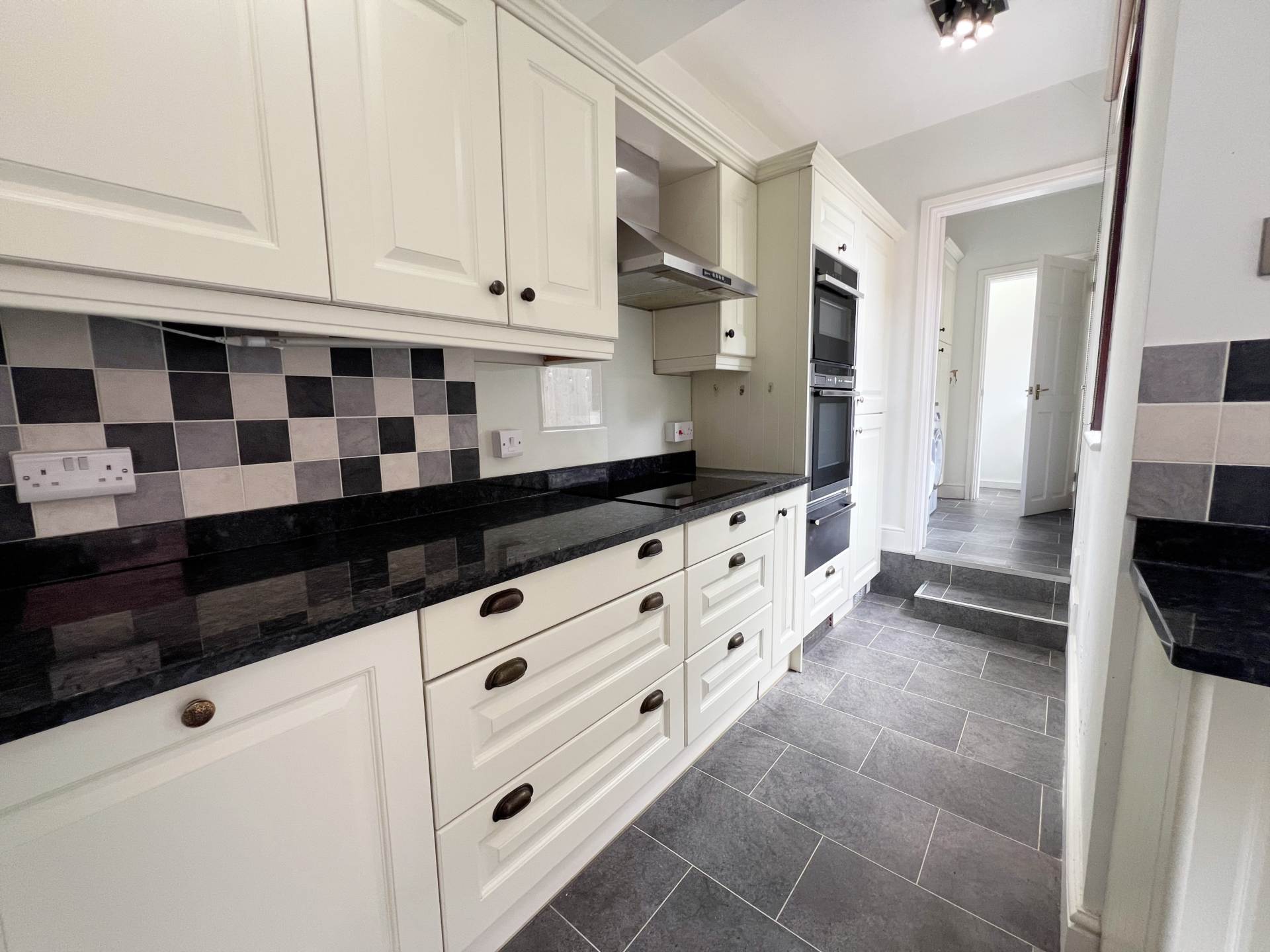 West Hill Road, Luton, Image 10