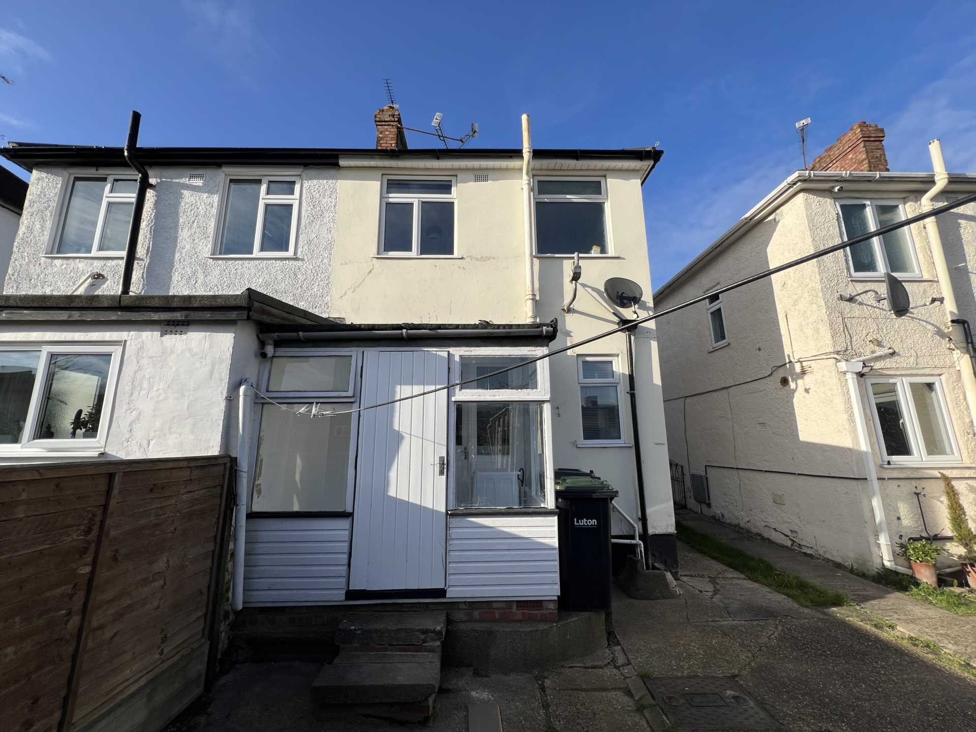 Fourth Avenue, Luton, Image 10