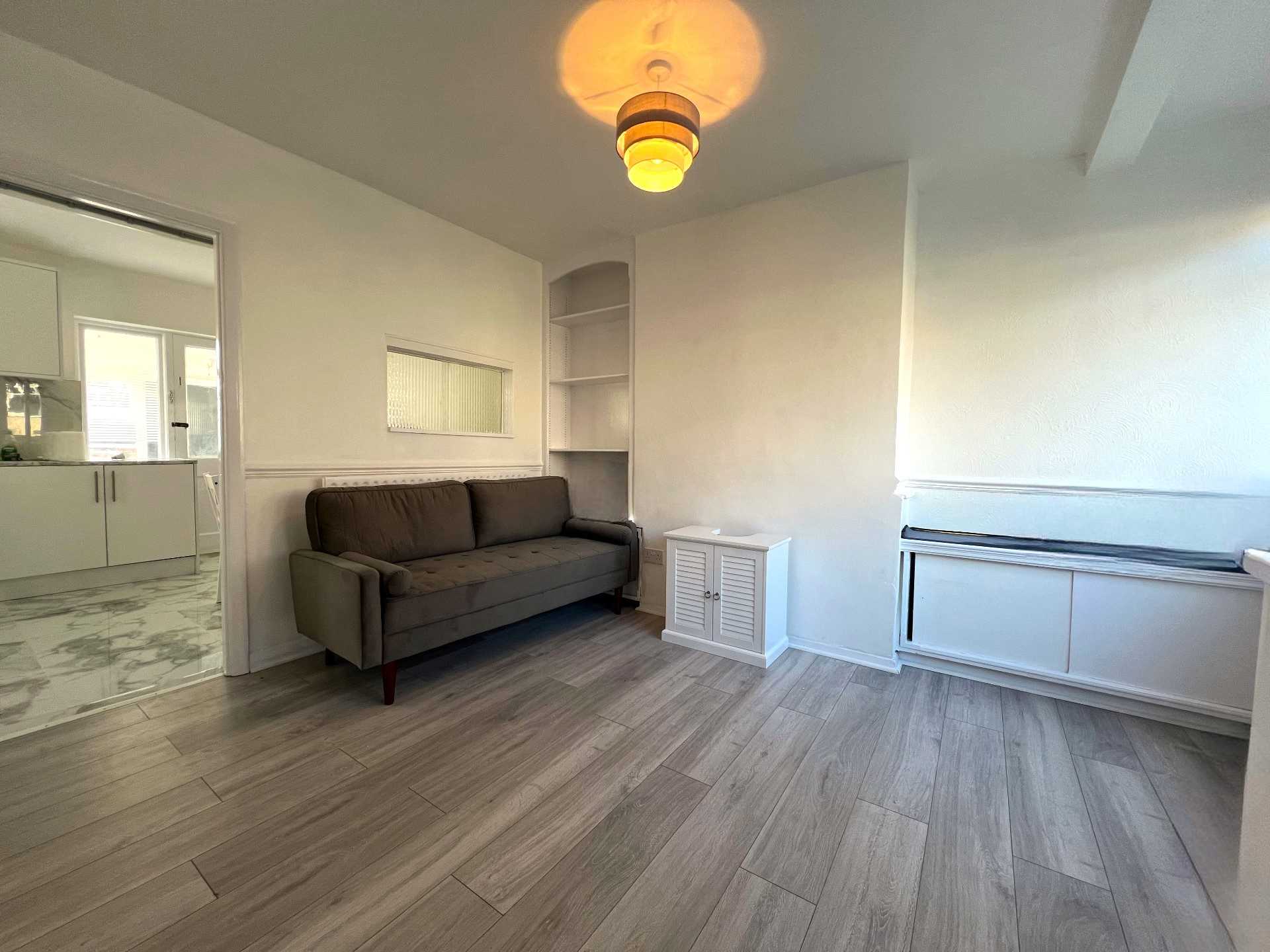 Fourth Avenue, Luton, Image 2