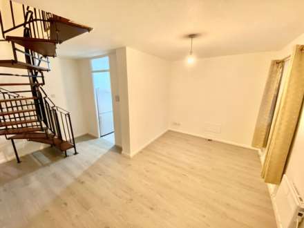 Moorland Gardens, Luton, Image 3