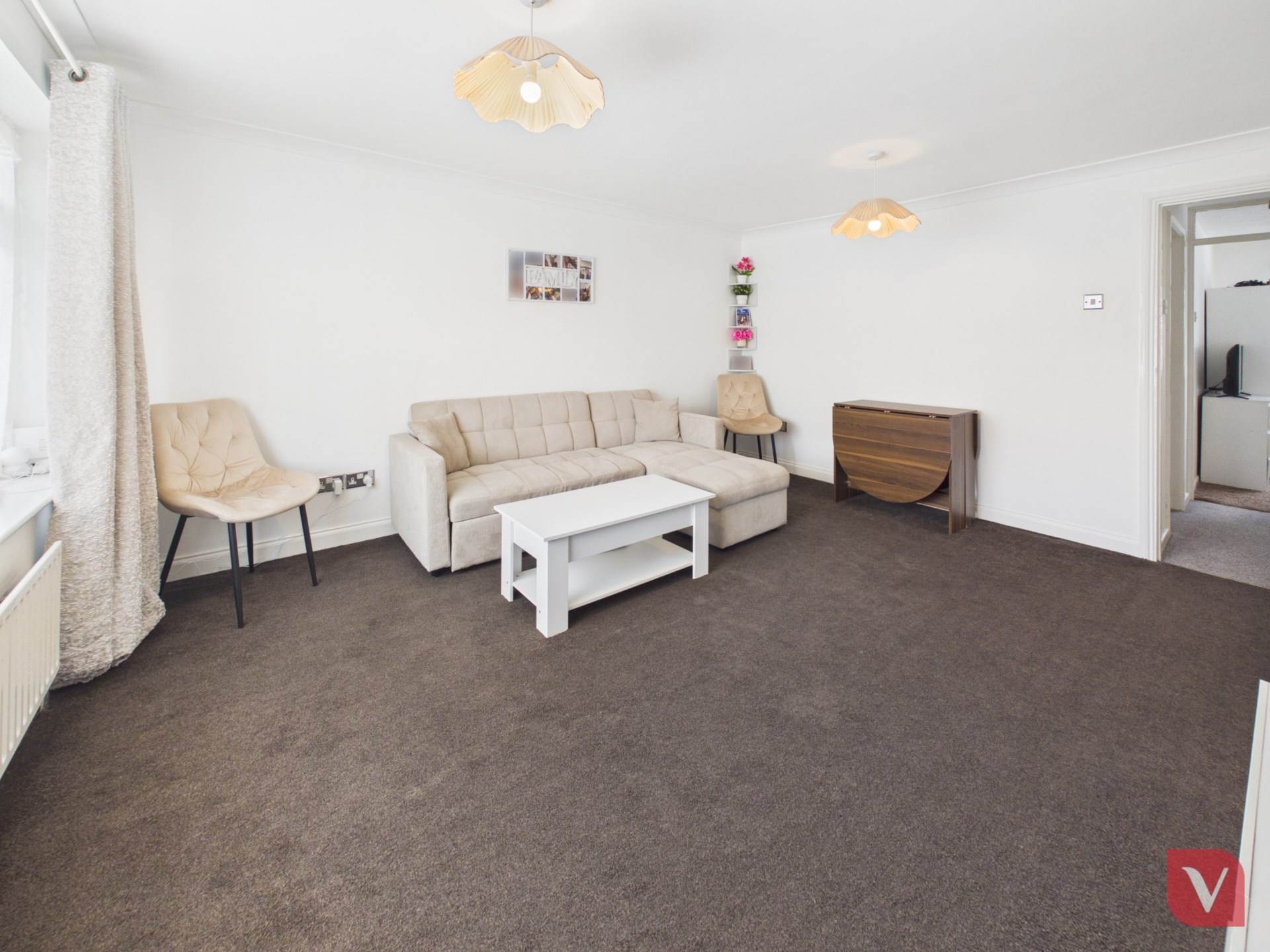Kinross Crescent, Luton, Image 3
