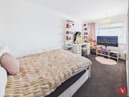 Kinross Crescent, Luton, Image 8