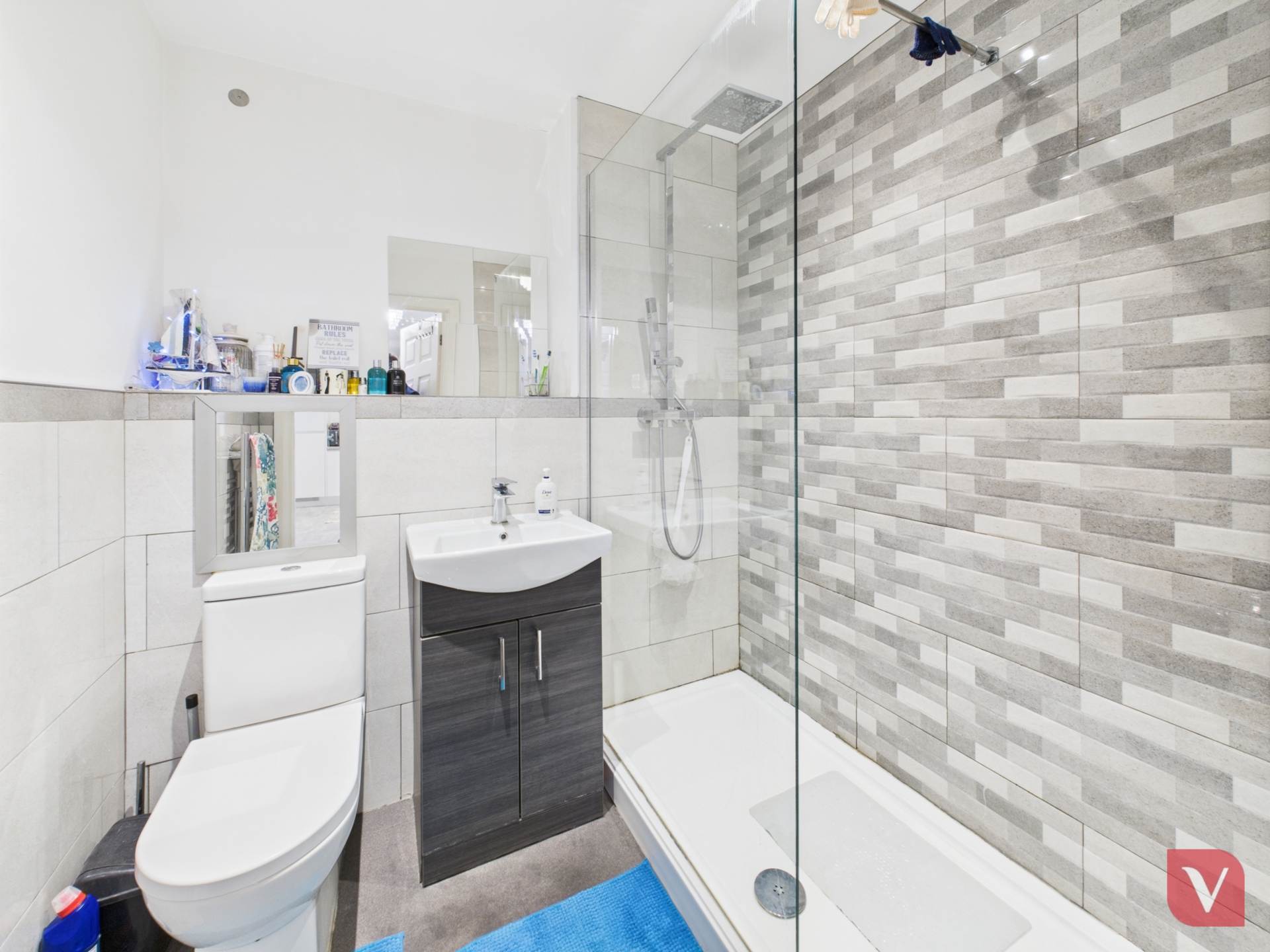 Ground floor maisonette with own separate entrance on John Street, Luton, Image 3