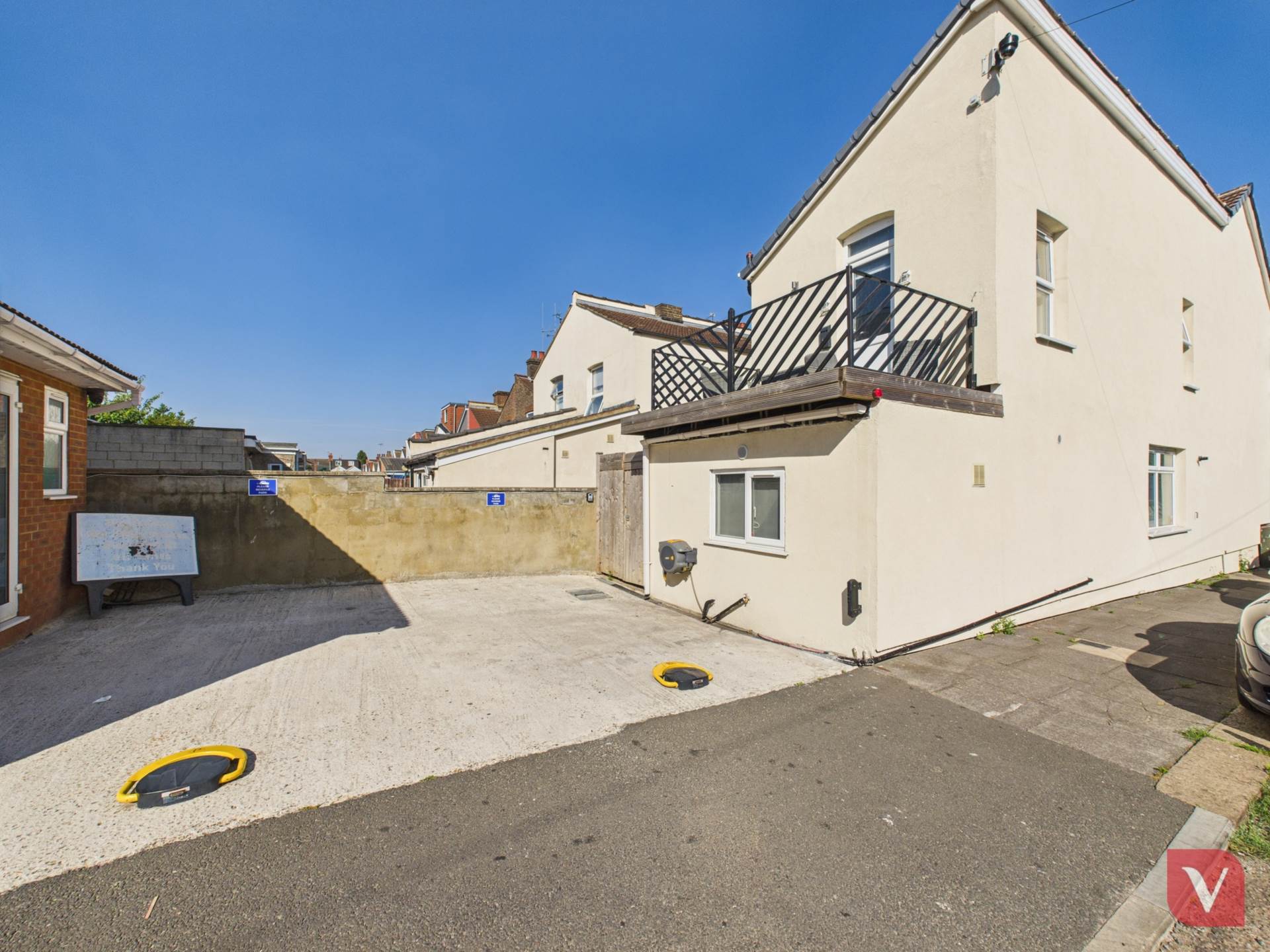 Chatsworth Road, Luton, Image 12
