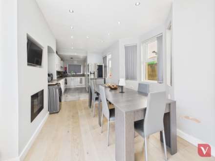 Chatsworth Road, Luton, Image 16