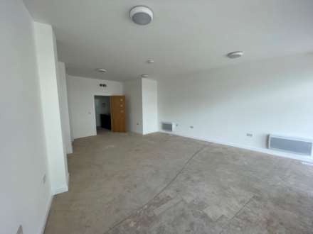 Bedford Town Centre Retail Unit To Let, Image 4