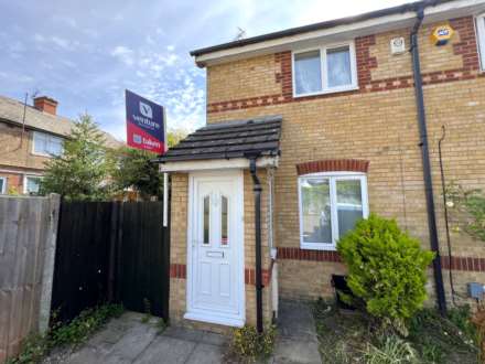 Larkspur Gardens, Luton, Image 1