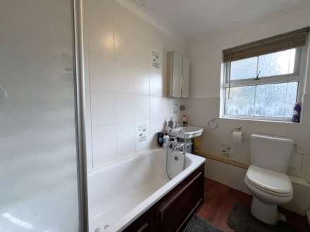 Cresswell Gardens, Luton, Image 7