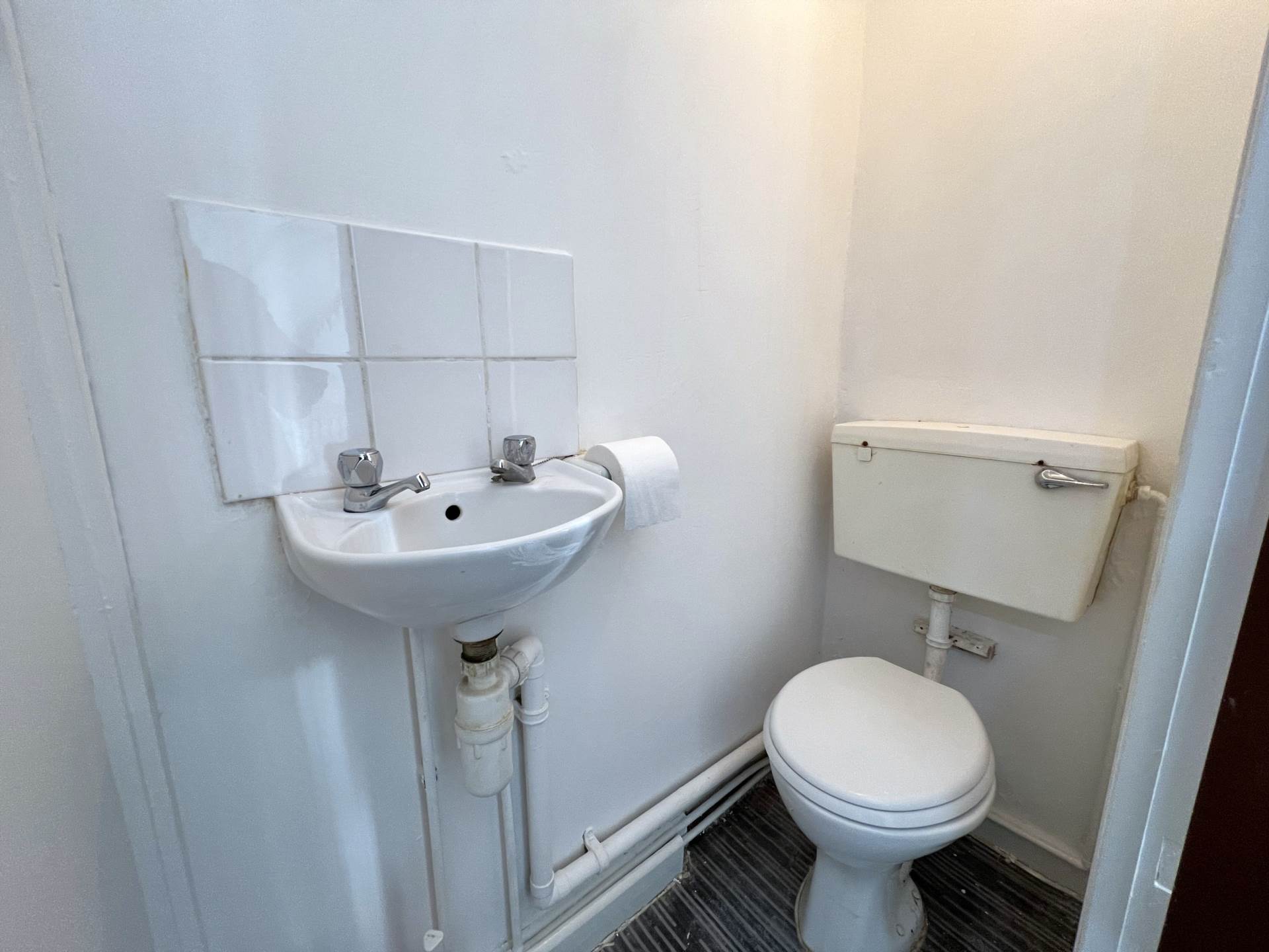 Spacious and Stunning Stanley Street, Luton, Image 3