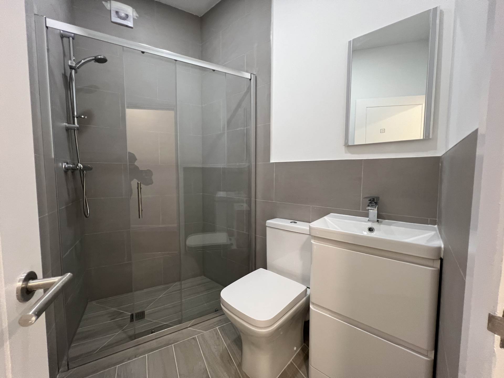 Flat 5, Dunstable Place, Luton, Image 2