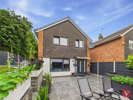 Farley Hill, Luton, Image 1