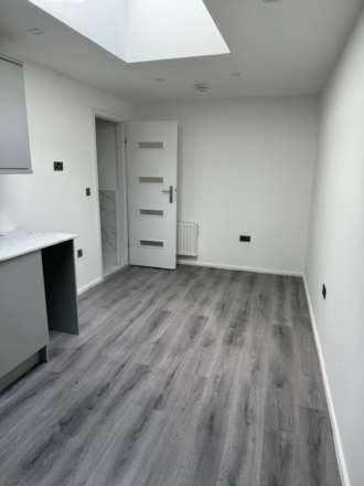 Farley Hill, Luton, Image 27