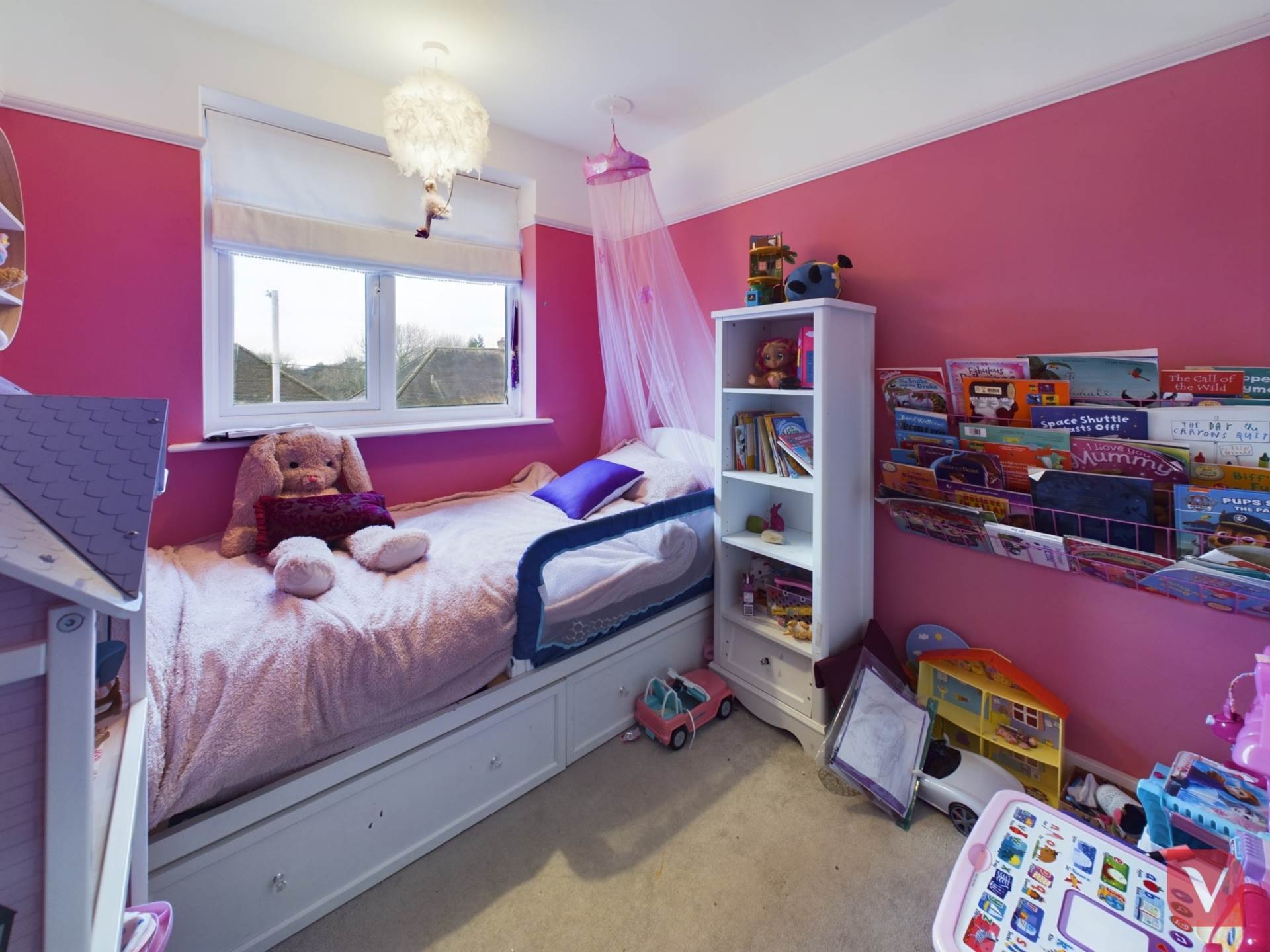 Wardown Crescent, Luton, Image 18