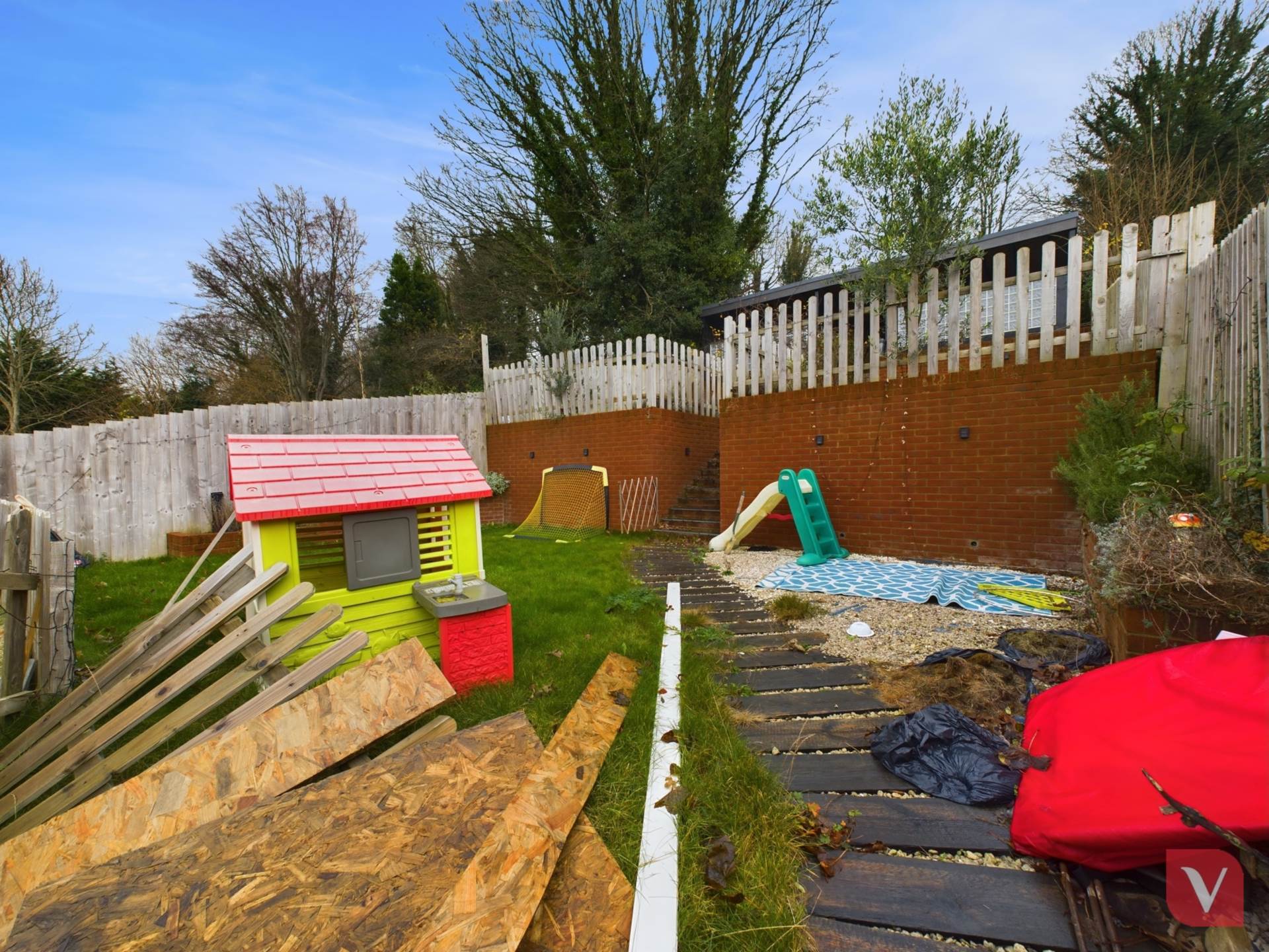 Wardown Crescent, Luton, Image 23