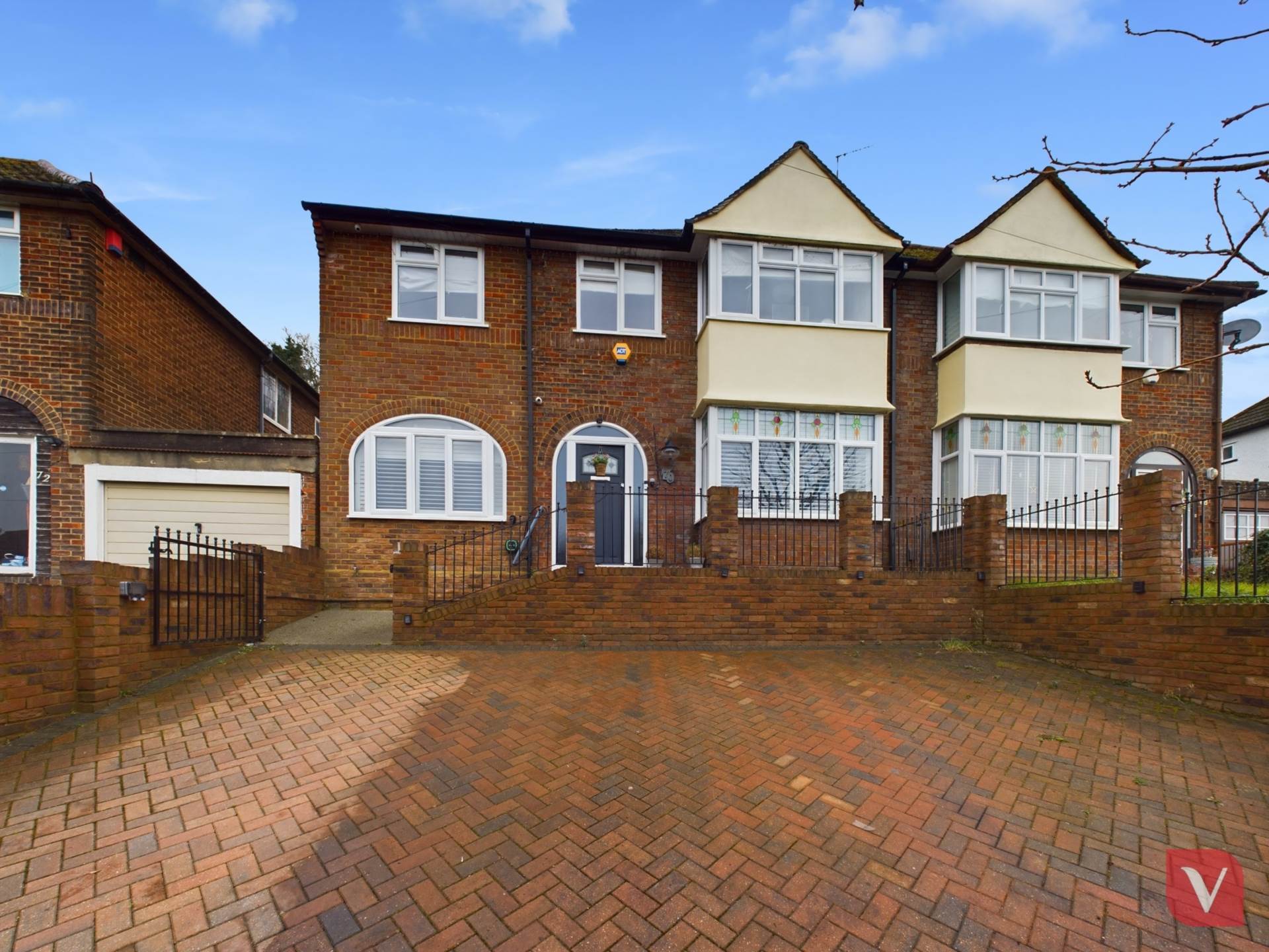 Wardown Crescent, Luton, Image 30