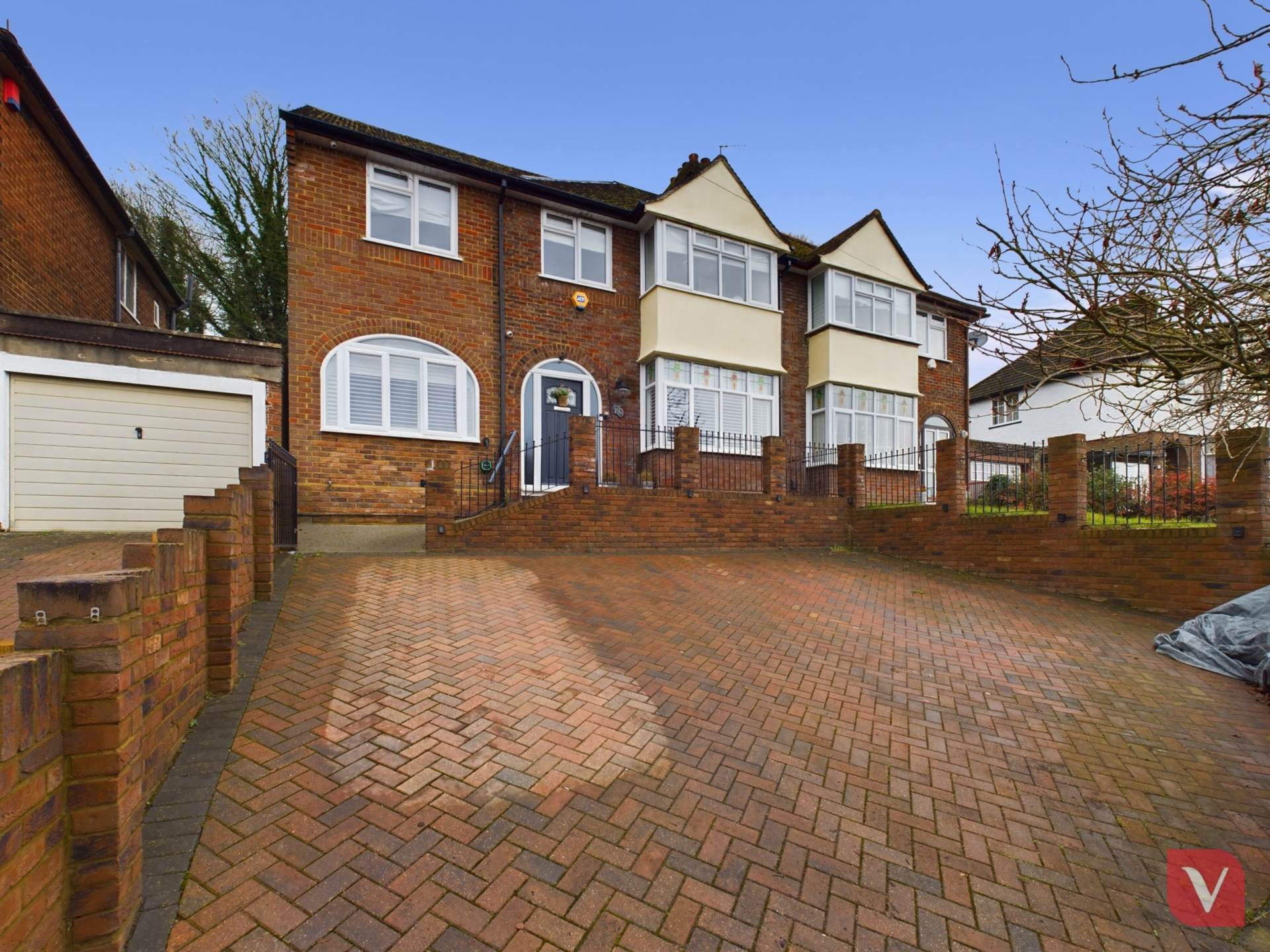 Wardown Crescent, Luton, Image 32