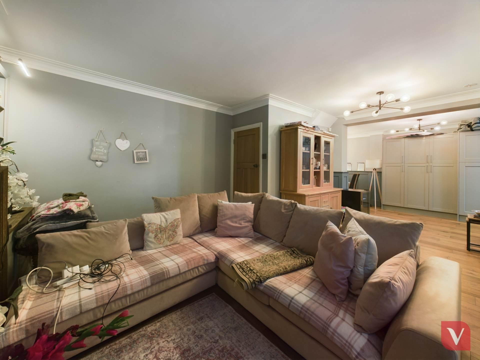 Wardown Crescent, Luton, Image 8