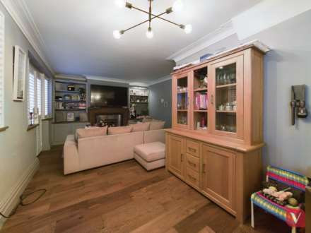 Wardown Crescent, Luton, Image 13