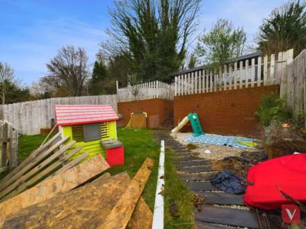 Wardown Crescent, Luton, Image 23
