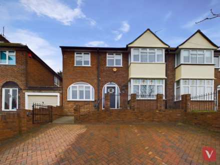 Wardown Crescent, Luton, Image 31