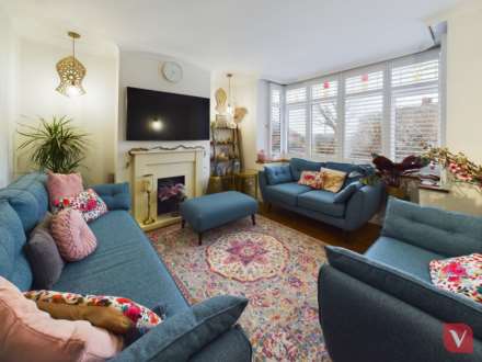Wardown Crescent, Luton, Image 4