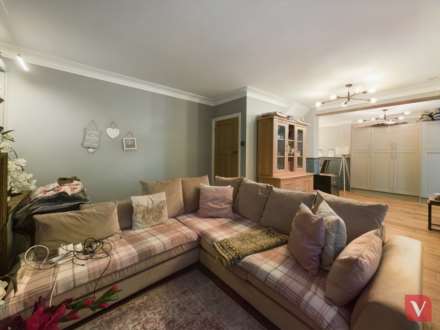 Wardown Crescent, Luton, Image 8
