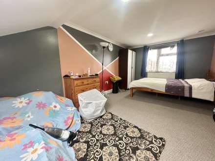 Brunel Road, Luton, Image 17