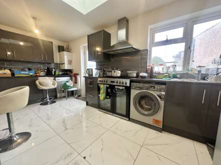 Brunel Road, Luton, Image 7