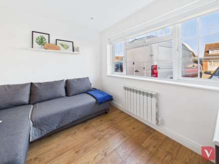 Park View Close, Luton, Image 13