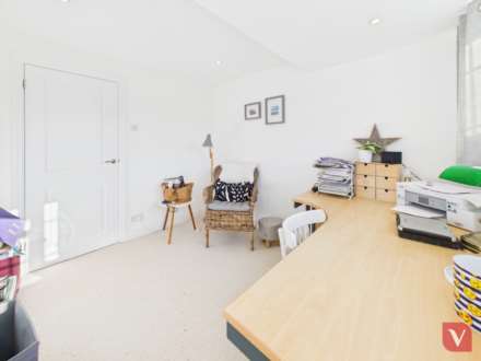 Park View Close, Luton, Image 16