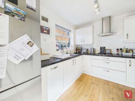 Park View Close, Luton, Image 6