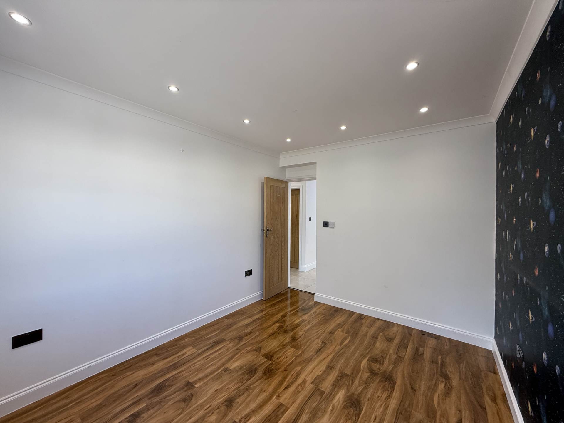 Park Avenue, Luton, Image 11