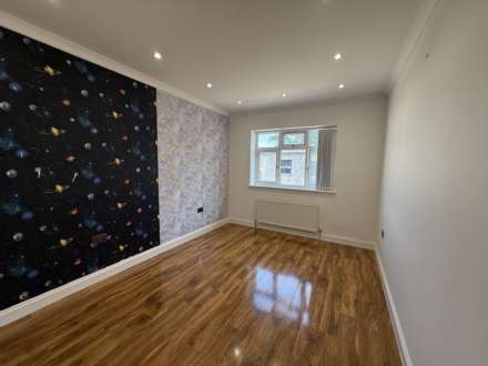 Park Avenue, Luton, Image 10