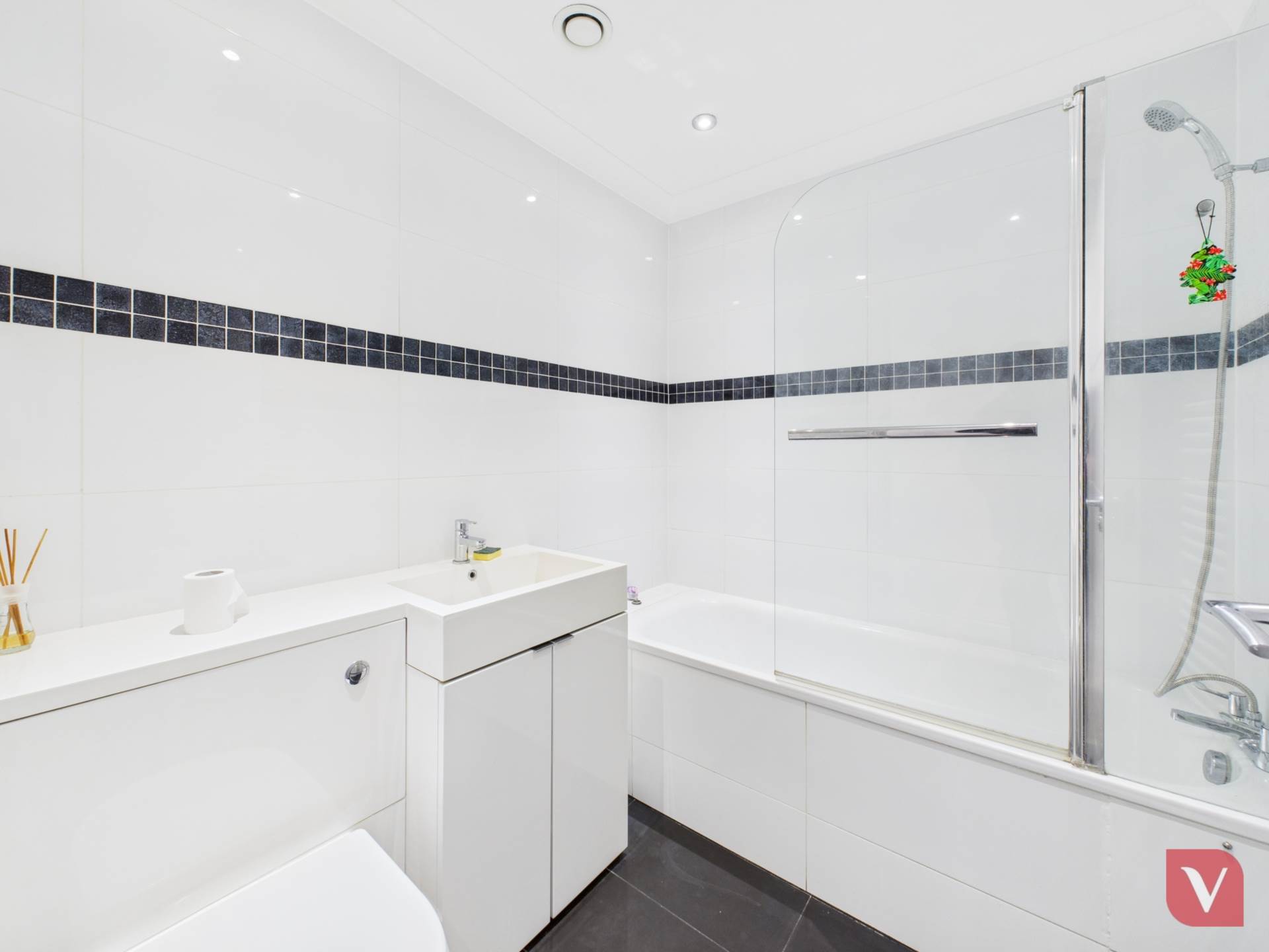 High Street North, Dunstable, Image 4