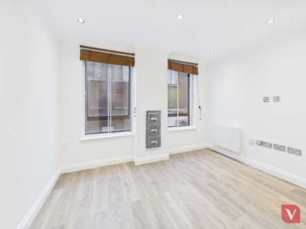 High Street North, Dunstable, Image 9