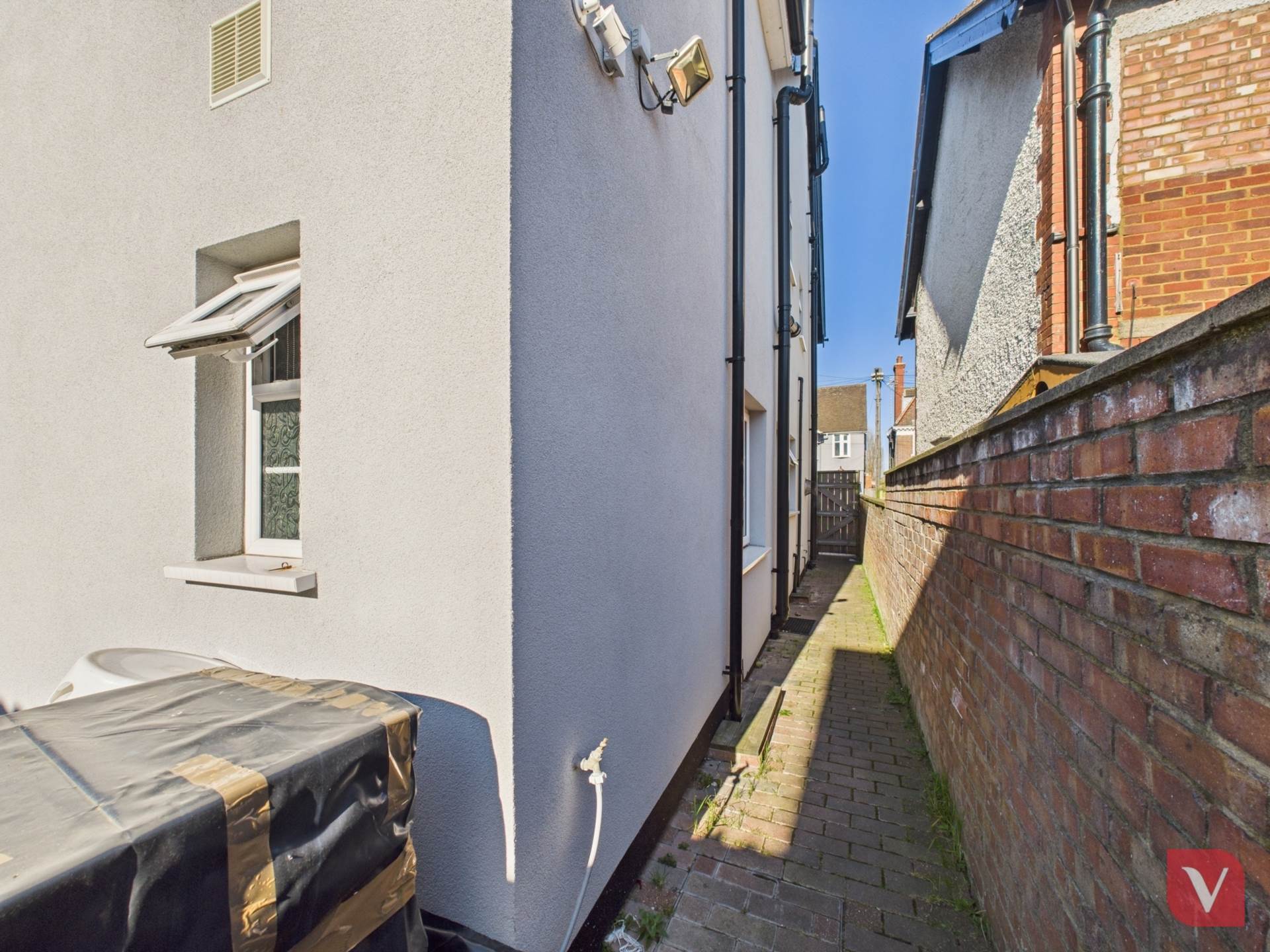 Dunstable Road, Luton, Image 27