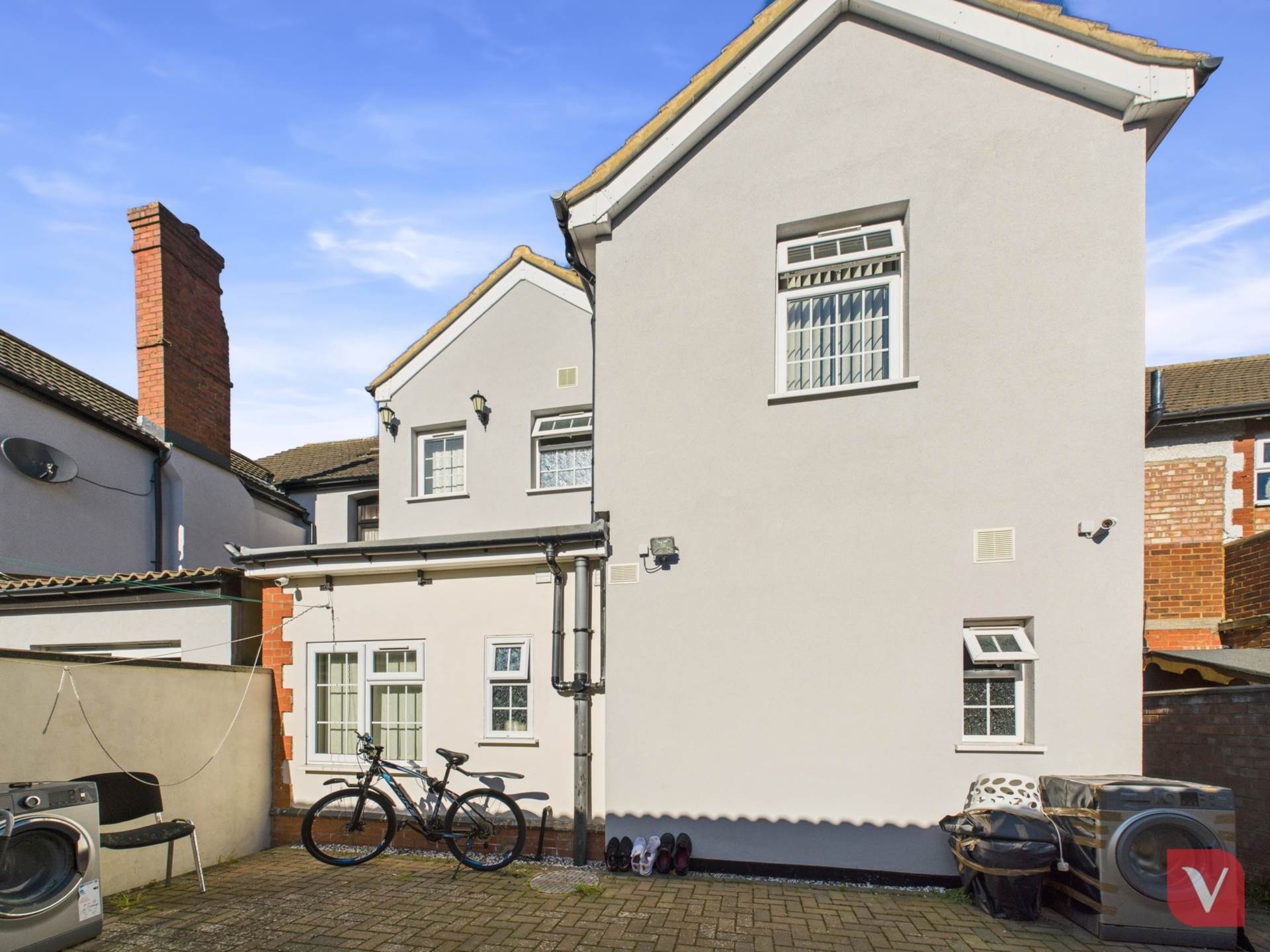 Dunstable Road, Luton, Image 29