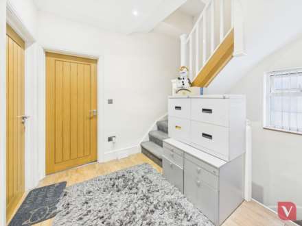 Dunstable Road, Luton, Image 17
