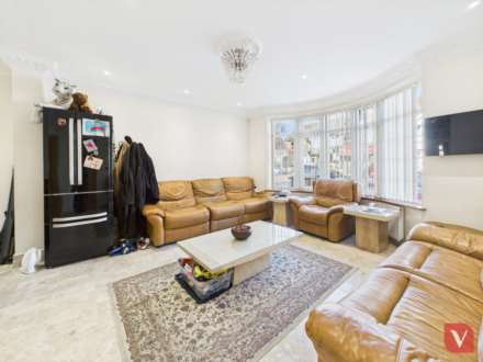 Dunstable Road, Luton, Image 18