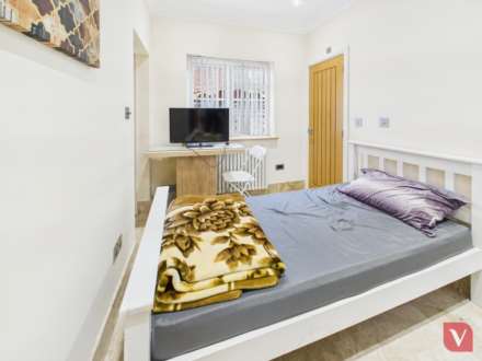 Dunstable Road, Luton, Image 23