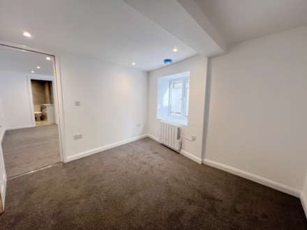 Hightown Road, Luton, Image 4