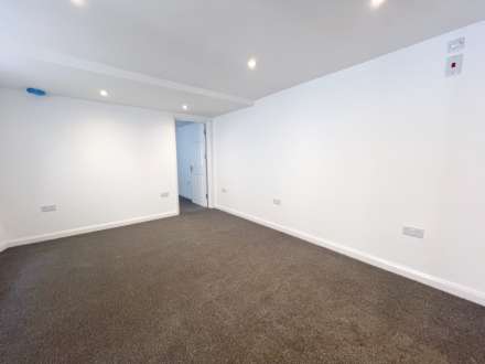 Hightown Road, Luton, Image 7