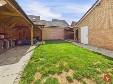 Airedale Gardens, Dunstable, Image 17