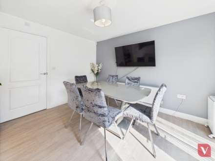 Airedale Gardens, Dunstable, Image 4