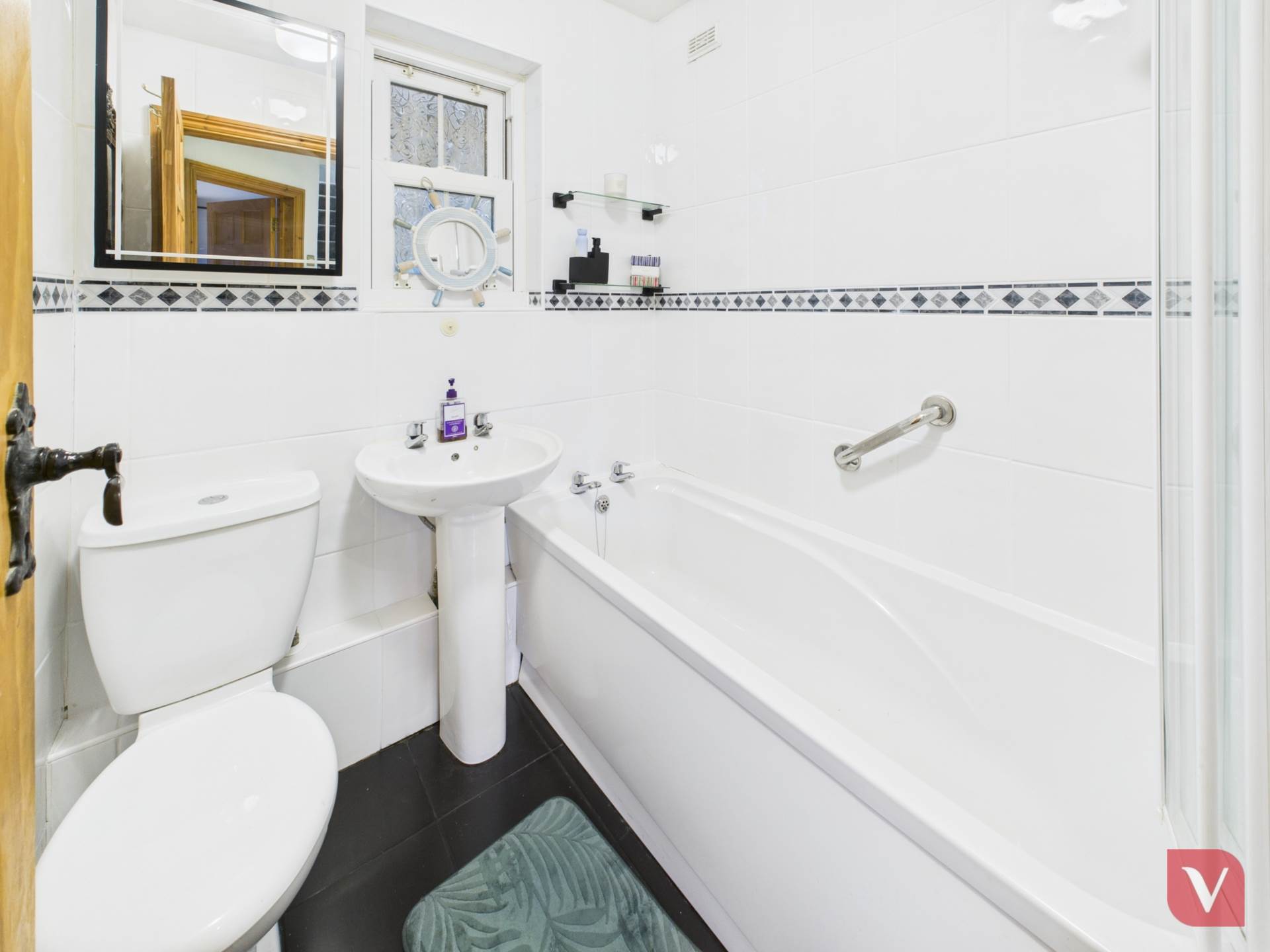 Barrowby Close, Luton, Image 11