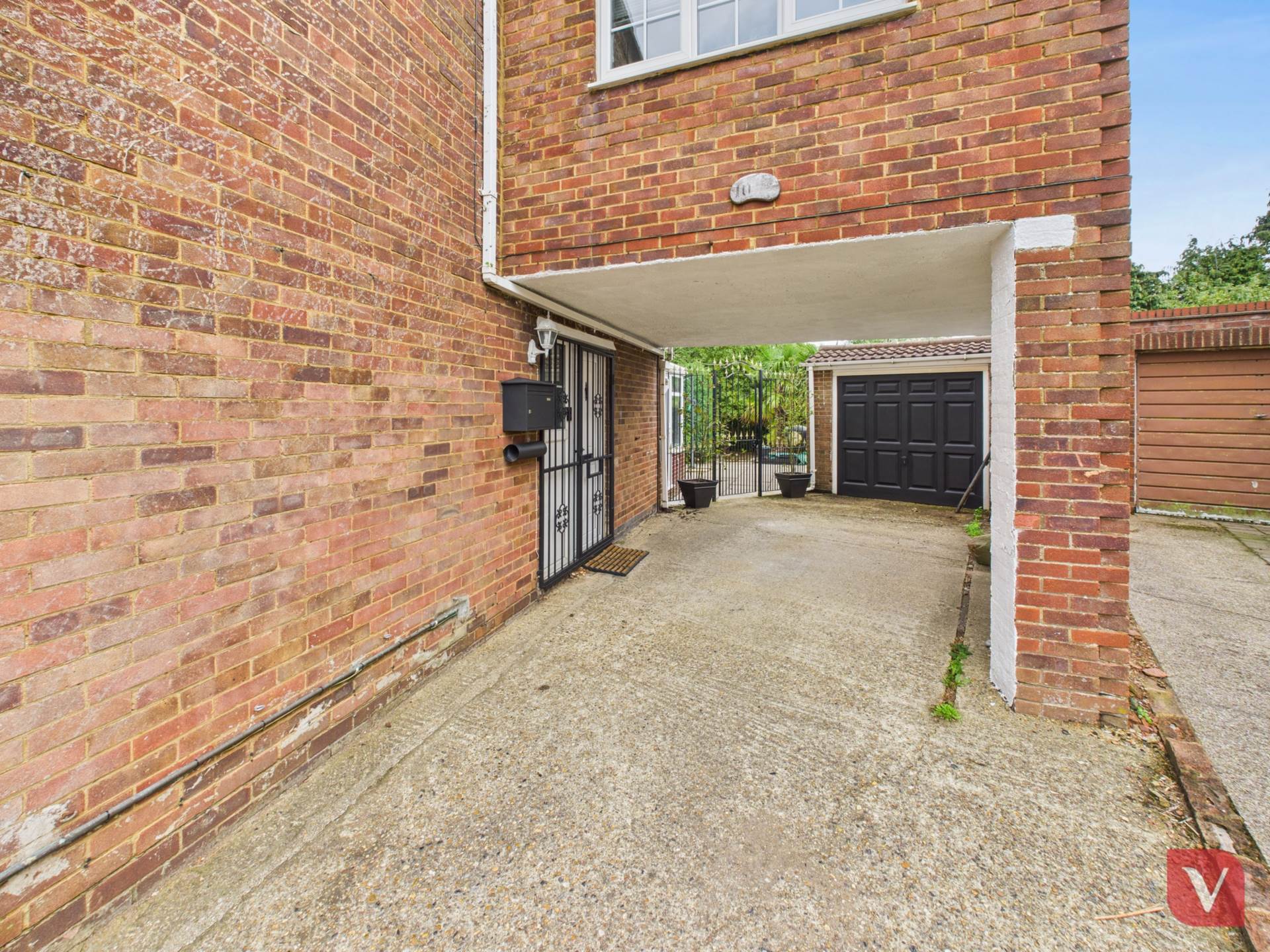 Barrowby Close, Luton, Image 12