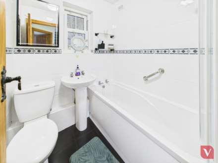 Barrowby Close, Luton, Image 11