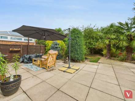 Barrowby Close, Luton, Image 25