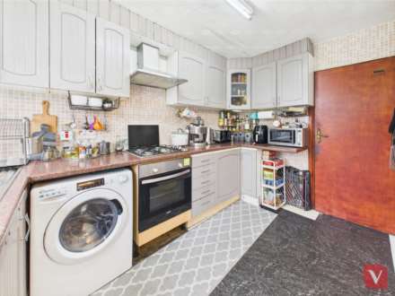 High Mead, Luton, Image 15
